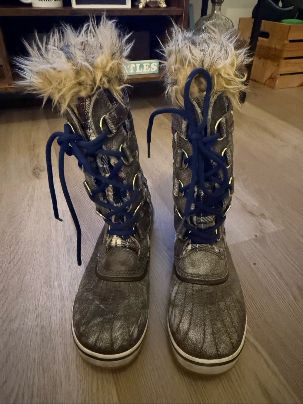 SOREL Tofino Women’s Waterproof Tall Plaid Boots Winter Faux Fur Lace Up Size 10 - Picture 2 of 8